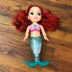 Girls Disney Princess Sing & Sparkle Ariel Doll
Little Mermaid 
Talks, Sings &…